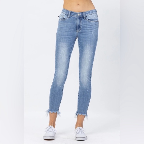 NWT Judy Blue Bleach Splash Mid Rise Shark Bite Skinny Jeans - Picture 2 of 14